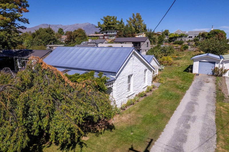 16 Caernarvon Street, Arrowtown, Arrowtown - Carousel 2
