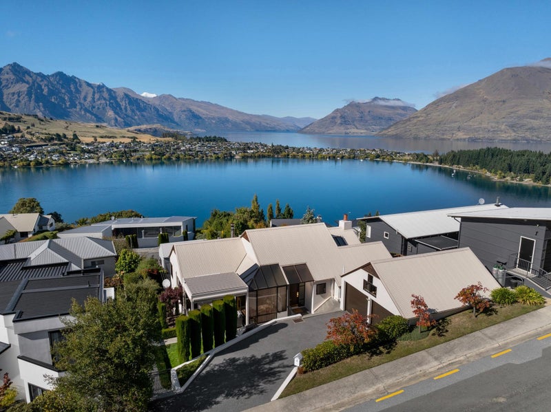 4 Peregrine Place, Queenstown, Queenstown - Carousel 2