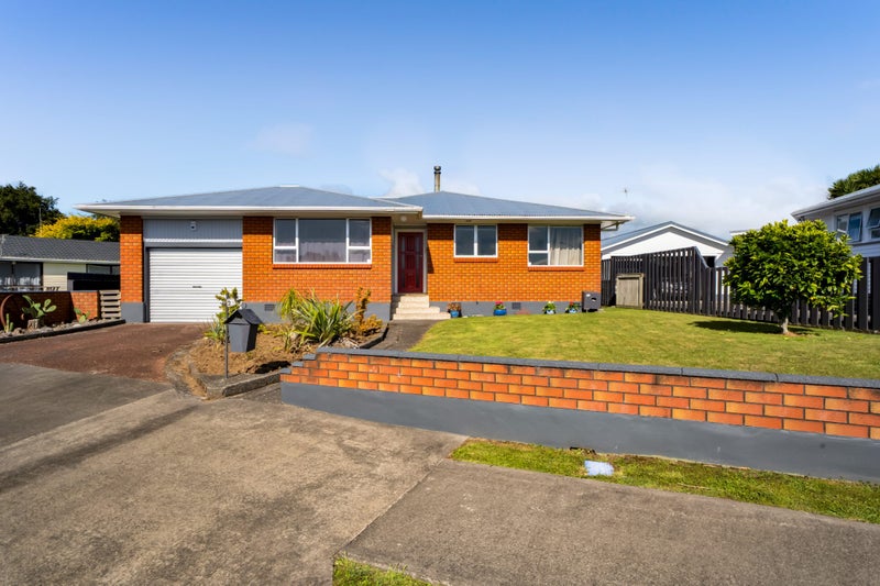 21 Montjoy Street, Stratford - Carousel 1