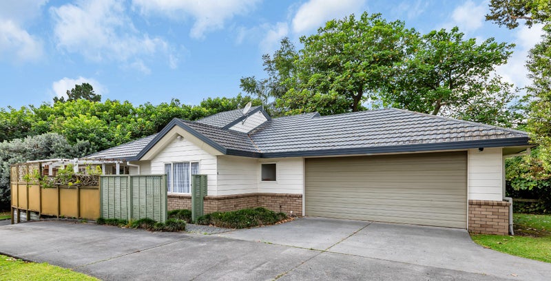 17D Bernard Street, Avenues, Whangarei - Carousel 1