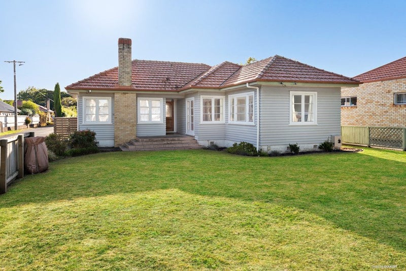 58 Galloway Street, Hamilton East, Hamilton - Carousel 1