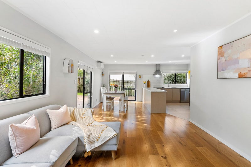 1/11 Kupari Place, Tōtara Vale, Auckland - Carousel 1