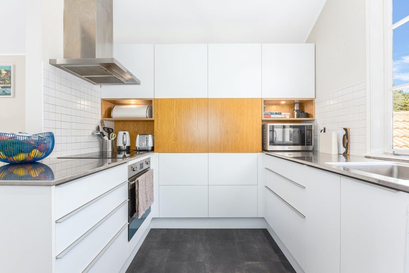 6 Kilmister Avenue, Thorndon, Wellington - Carousel 2