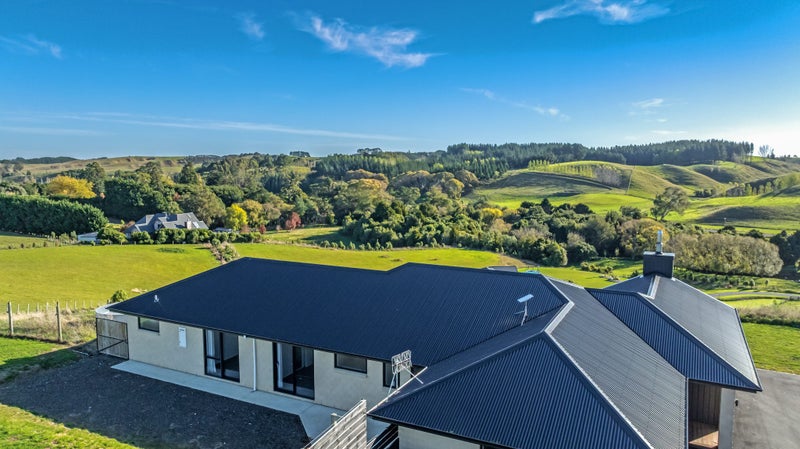 46 Fry Road, Halcombe, Halcombe - Carousel 1