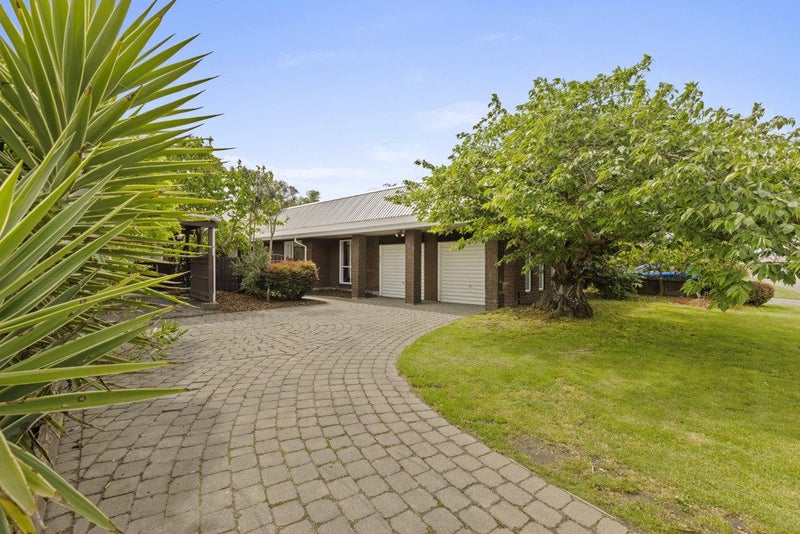 25 Rearsby Drive, Halswell, Christchurch - Carousel 1