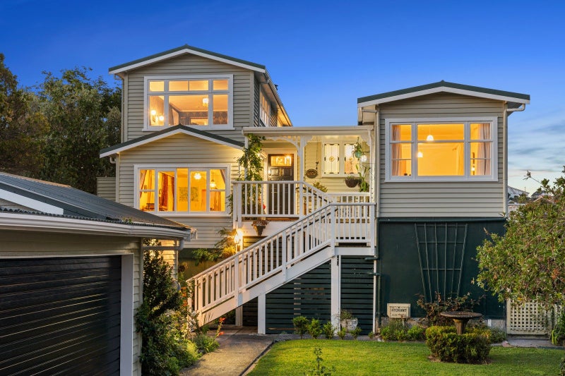 17 Makora Road, Otaihanga, Paraparaumu - Carousel 1