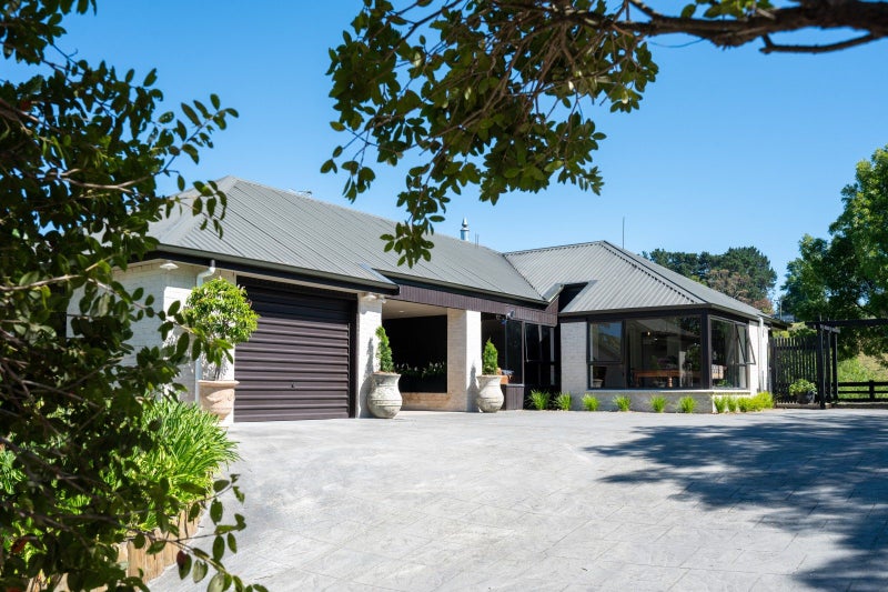 6 Nilgiri Road, Poraiti, Napier - Carousel 2