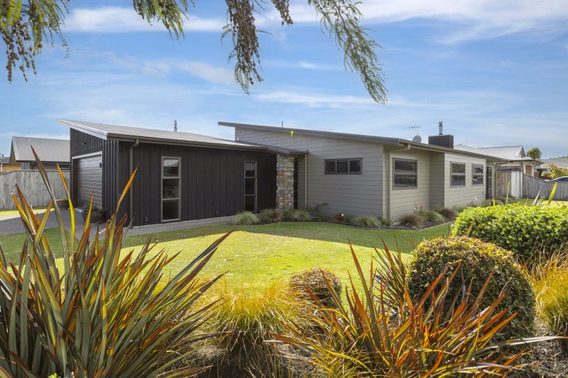 22 Victoria Street, Richmond Heights, Taupo - Carousel 1