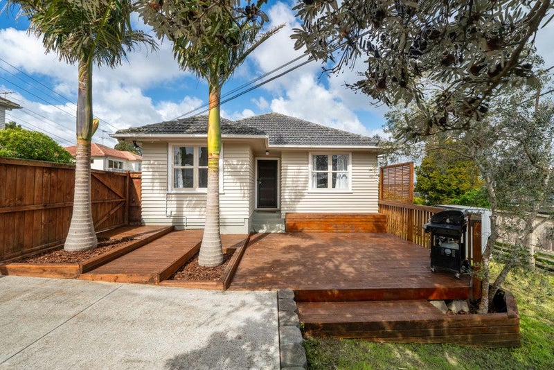 62A ROBERTS ROAD, Glenfield, Auckland - Carousel 1