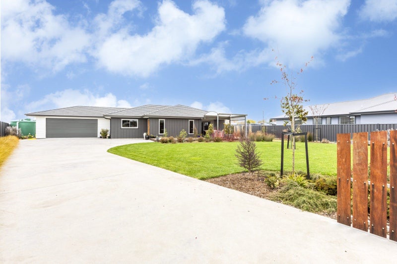 24 Dee Street, Otane - Carousel 21