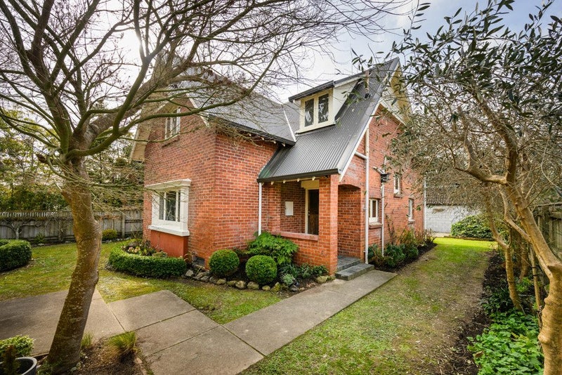 21 Batt Street, West End, Palmerston North - Carousel 1