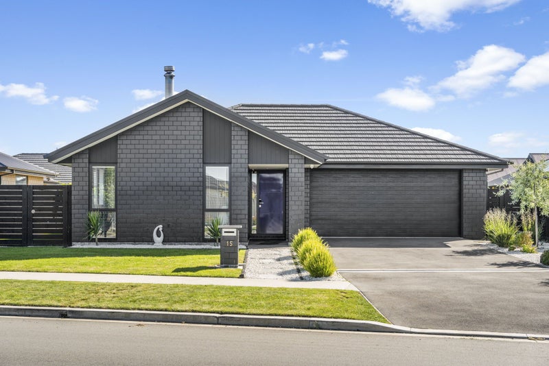 15 Whitehorn Drive, Lincoln, Lincoln - Carousel 2
