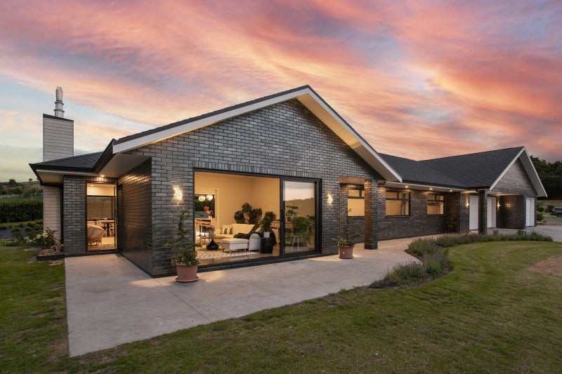 74 Scarlys Way, Okitū, Gisborne - Carousel 1