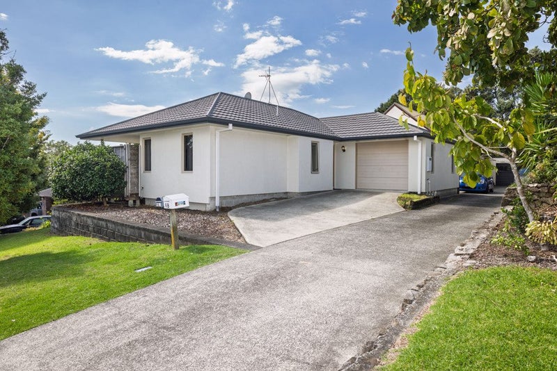 6A Pamir Place, Welcome Bay, Tauranga - Carousel 1