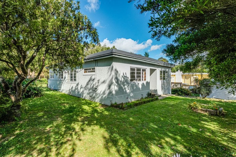 48 Stokes Valley Road, Stokes Valley, Lower Hutt - Carousel 1