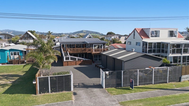 476 Papamoa Beach Road, Papamoa, Tauranga, Bay Of Plenty - Carousel 1