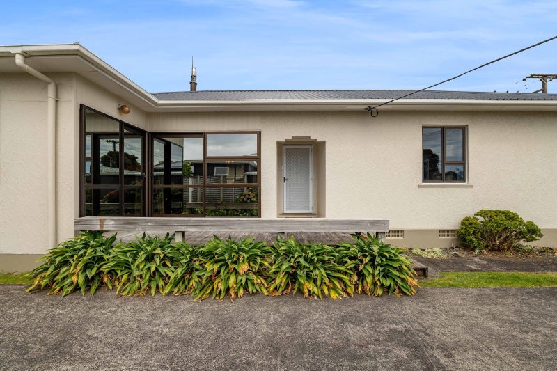 39 Lismore Street, Strandon, New Plymouth - Carousel 2
