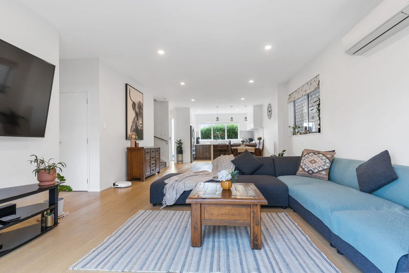 37 Sunshine Boulevard, Sunnyvale, Auckland - Carousel 2