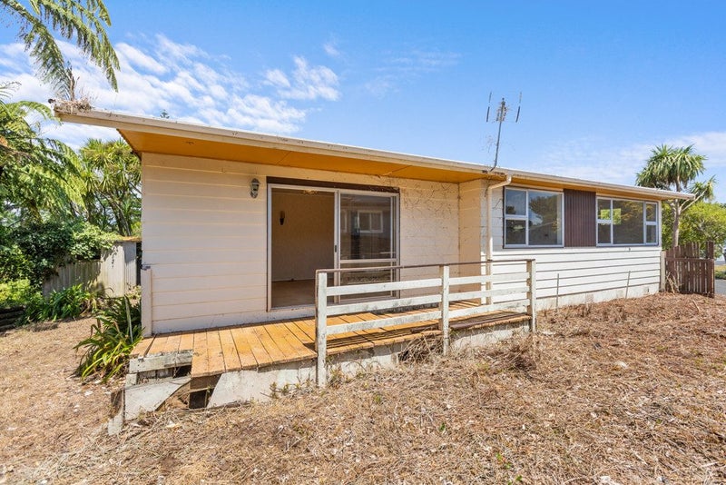 17 Carlton Terrace, Westown, New Plymouth - Carousel 25
