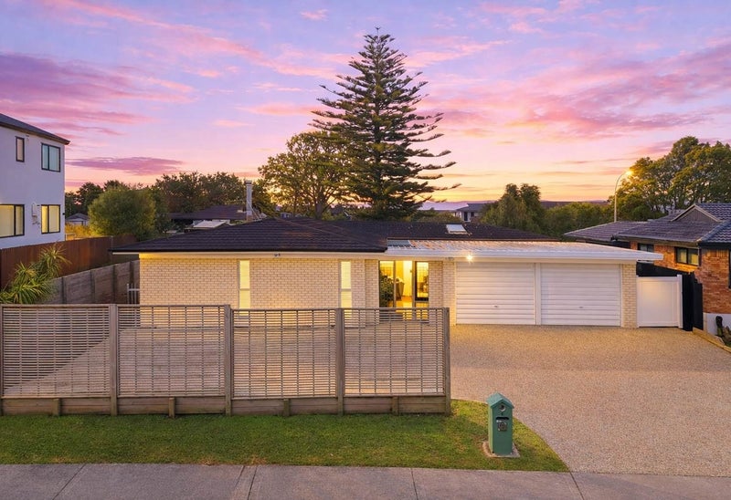 6 Fratley Avenue, Farm Cove, Auckland - Carousel 1