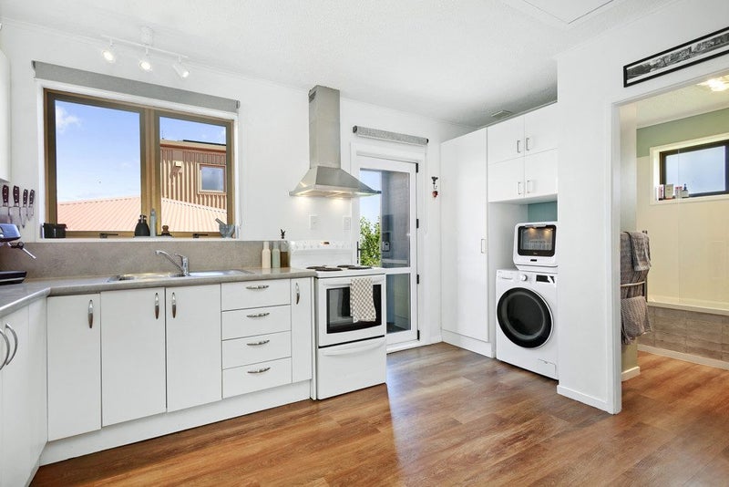 2A Laurel Grove, Maungaraki, Lower Hutt - Carousel 2