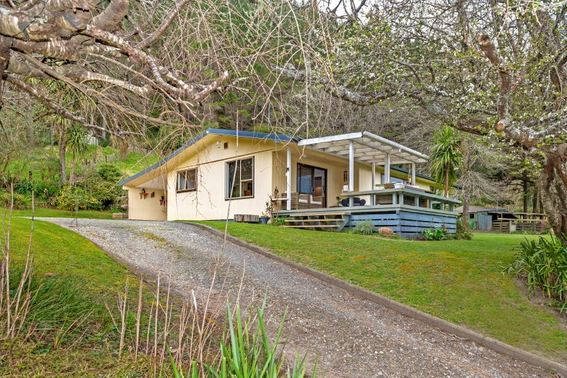 1220 Waimata Valley Road, Waimatā - Carousel 1