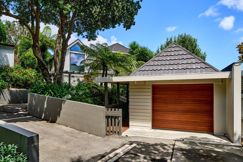 8 Cheviot Road, Lowry Bay, Lower Hutt - Carousel 26