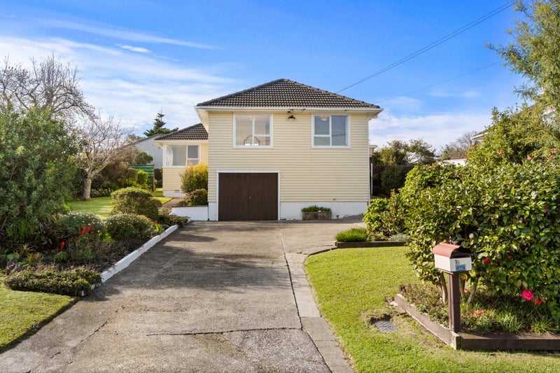 15 Browning Street, Manurewa East, Auckland - Carousel 1