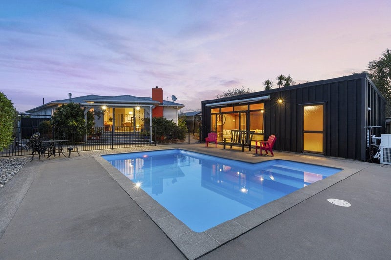 8 Blenheim Place, Vogeltown, New Plymouth - Carousel 1