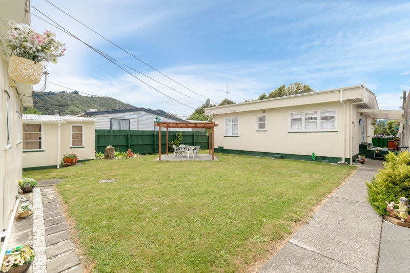 6 Willow Grove, Ebdentown, Upper Hutt - Carousel 1