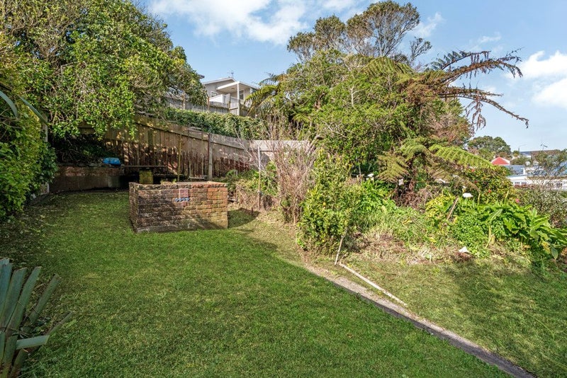 18 Woburn Road, Northland, Wellington - Carousel 2