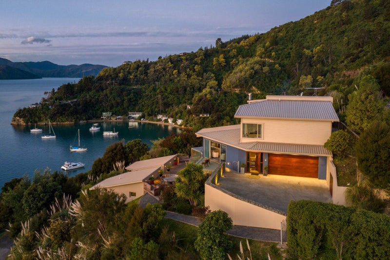 1 Cooks Ridge, Waikawa, Picton - Carousel 1