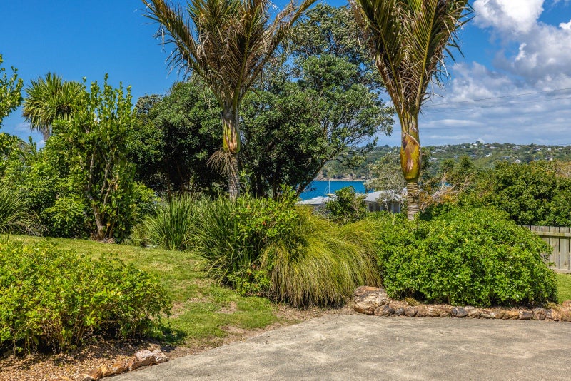 27 Korora Road, Oneroa, Waiheke Island - Carousel 23