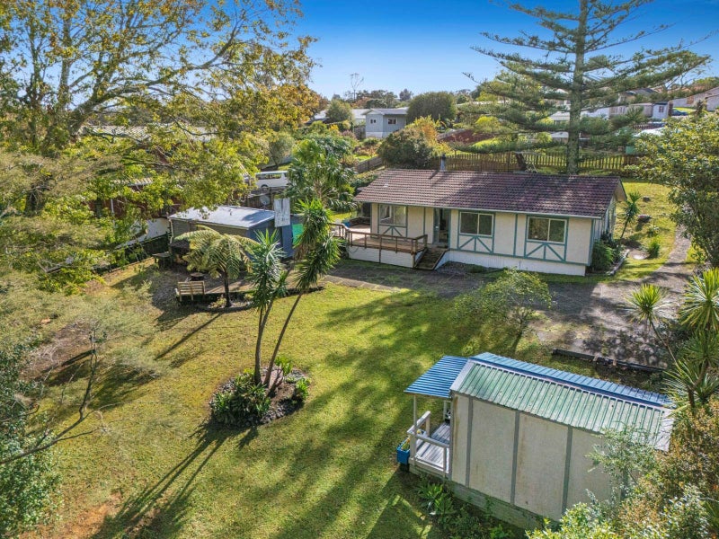 89 Brian Crescent, Stanmore Bay, Whangaparaoa - Carousel 1