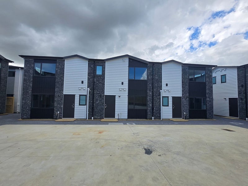 2 Woolfield Road, Papatoetoe, Auckland - Carousel 2