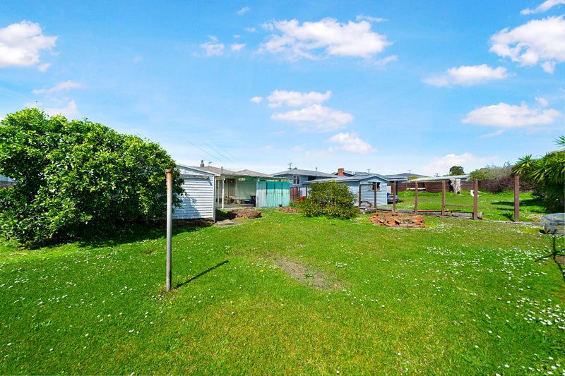 24 Cobham Crescent, Kelston, Auckland - Carousel 17