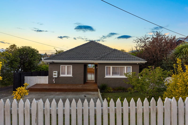 1/18 Evans Road, Glen Eden, Auckland - Carousel 1