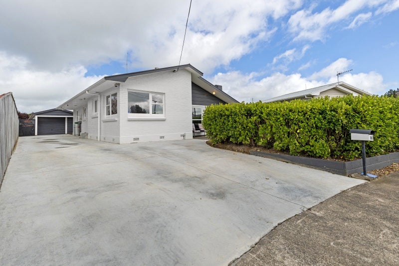 10 Hurley Place, Awapuni, Palmerston North - Carousel 1