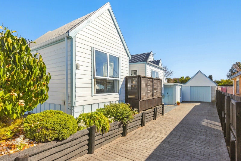13 Walton Road, Paraparaumu Beach, Paraparaumu - Carousel 1