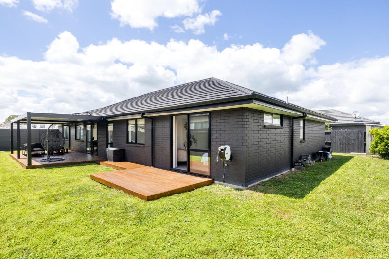 19 Kimbrae Drive, Rototuna North, Hamilton - Carousel 2