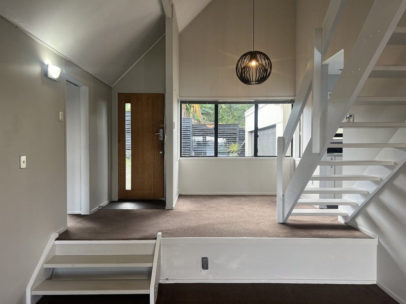 7B Sunset View Road, Panmure, Auckland - Carousel 2