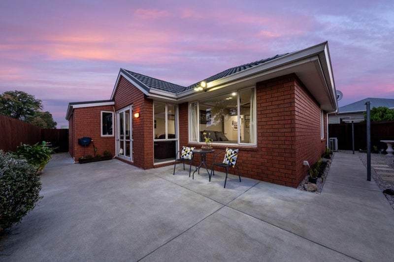 2/20 Braddon Street, Addington, Christchurch - Carousel 1