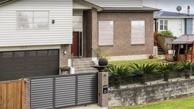 9 Wood Avenue, Howick, Auckland - Carousel 1