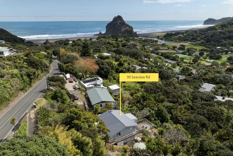 90 Seaview Road, Piha, Waitakere City, Auckland - Carousel 2