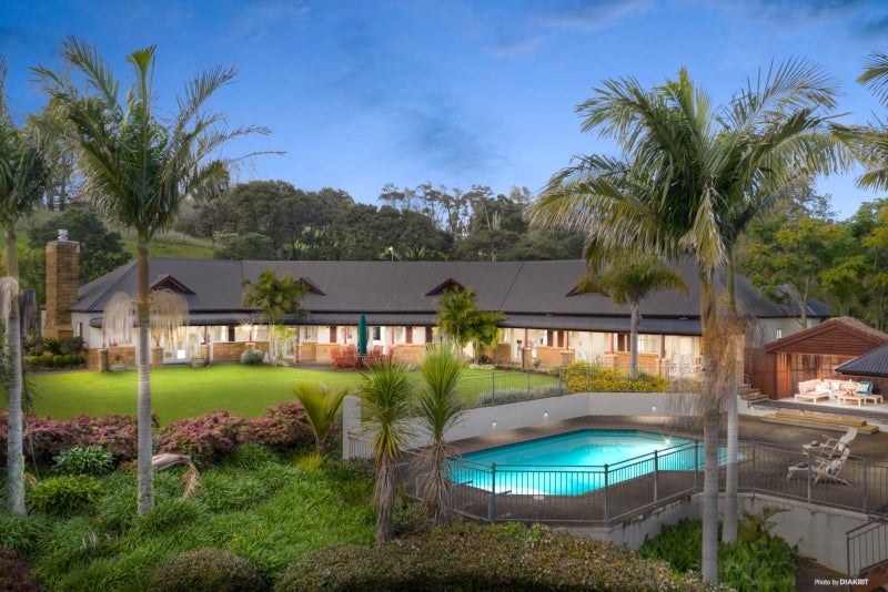 44 Pearson Road, Howick - Carousel 1