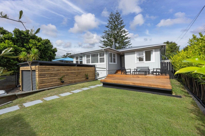 23 Lowtherhurst Road, Massey, Auckland - Carousel 1