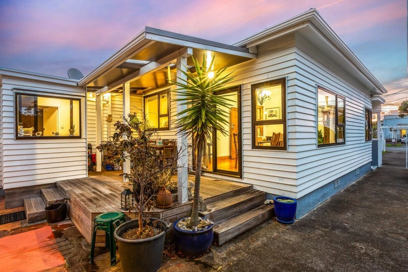 15 Glamis Avenue, Strathmore Park, Wellington - Carousel 22