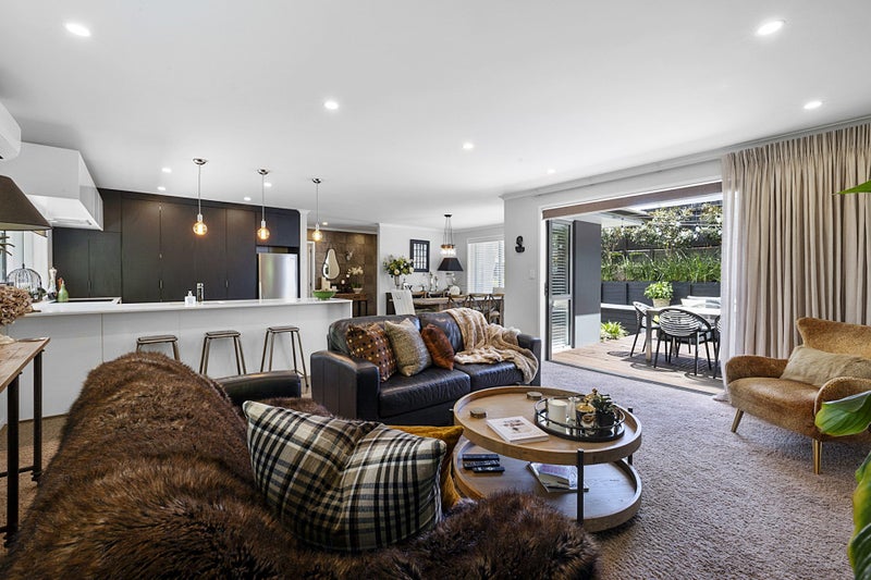 83A Young Street, New Plymouth, New Plymouth - Carousel 2