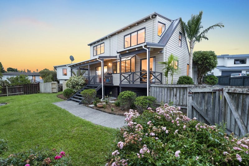 16 Albatross Road, Red Beach, Red Beach - Carousel 2