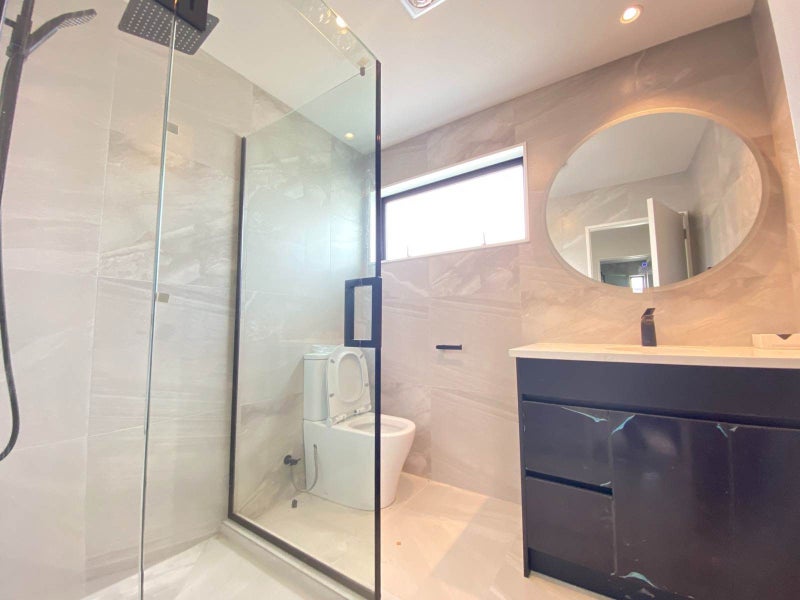 5A Steele Street, Meadowbank, Auckland - Carousel 17